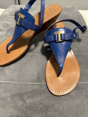 Tory Burch Casey Sandal Royal Blue Leather Wedge Thong Sandals with Gold Logo